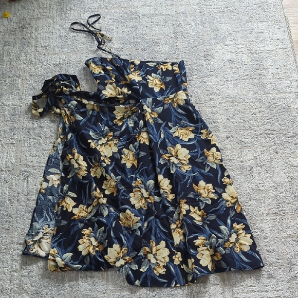reformation blue floral midi dress Reformation 100% Linen Davila Puff Sleeve Blue Floral Smocked Midi Dre   Natural Fiber Closet